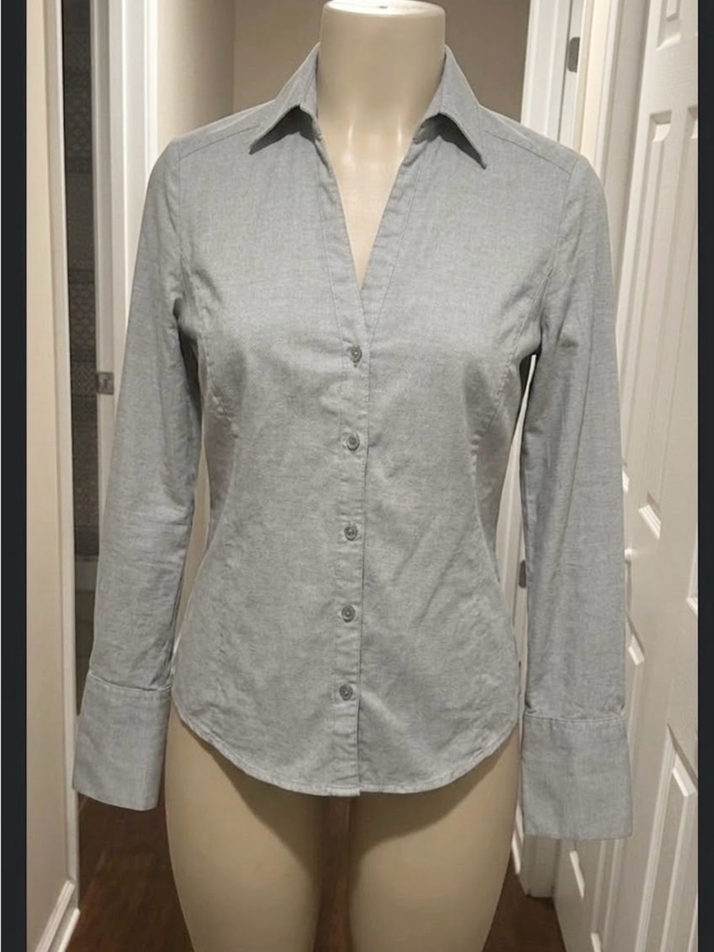 Ann Taylor Women Size 6 Gray Micro Stripe Long Sleeve Cotton Button Down Shirt
